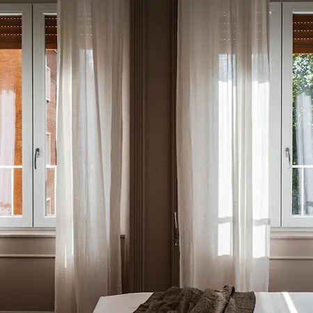 Guest house Uva D'oro - 300 M From Duomo, Parking Pass Modena